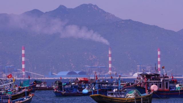 Phát triển nhiệt điện than: Việt Nam lựa chọn tương lai mịt mù tro bụi?